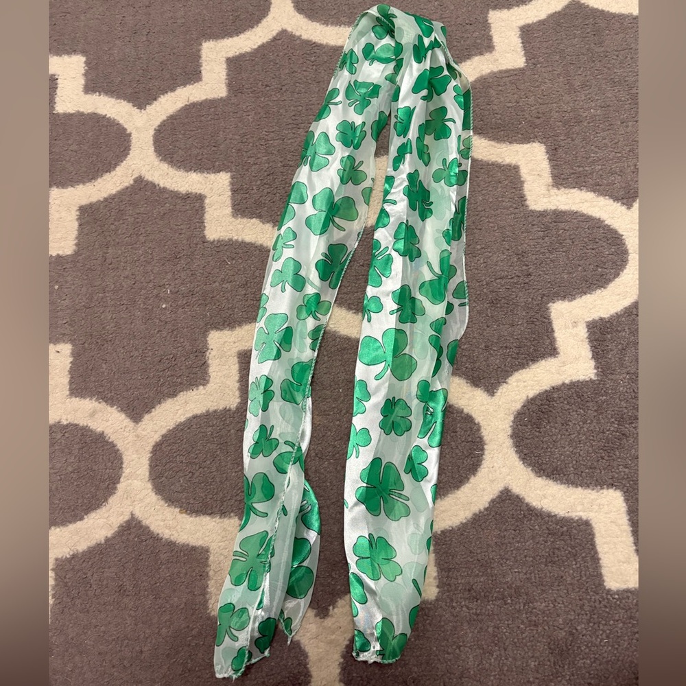 Clover Scarf